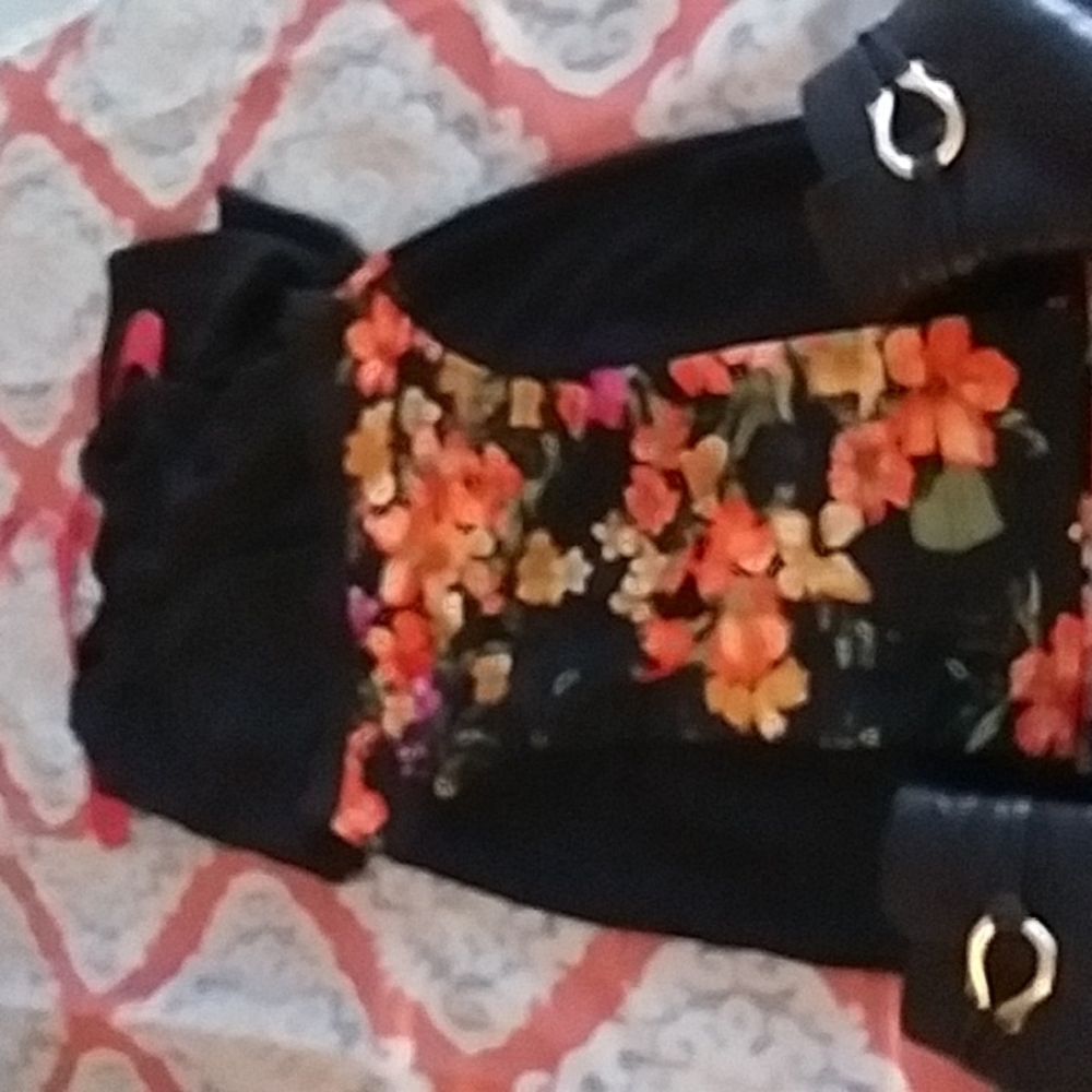Flowered knee high pencil skirt